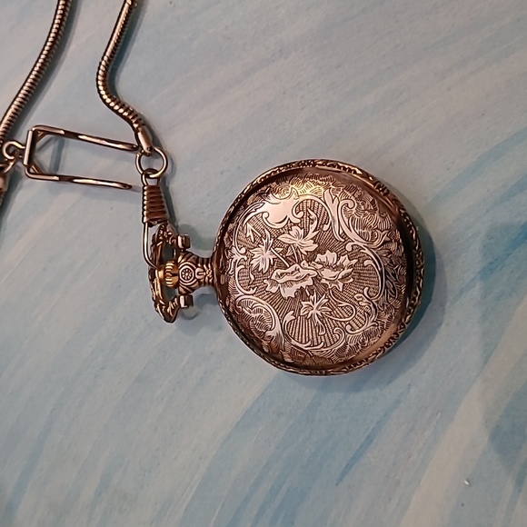 QUARTZ "EAGLE" POCKET WATCH w/chain. - Picture 4 of 4